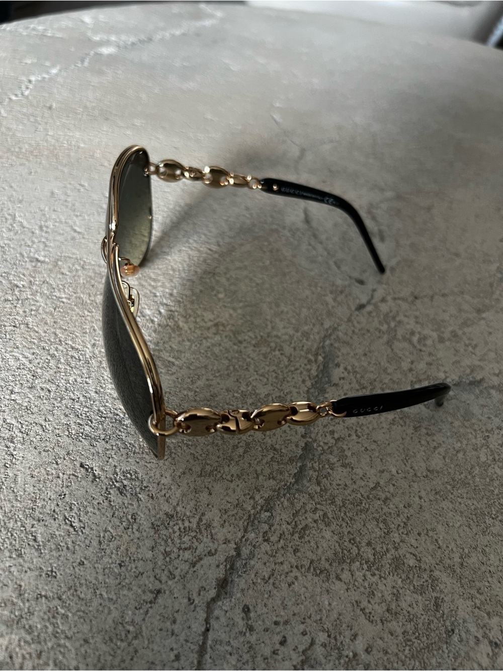 Gucci Black and Gold Marina Chain Aviator Sunglasses⌠Authentic ! - Picture 13 of 16
